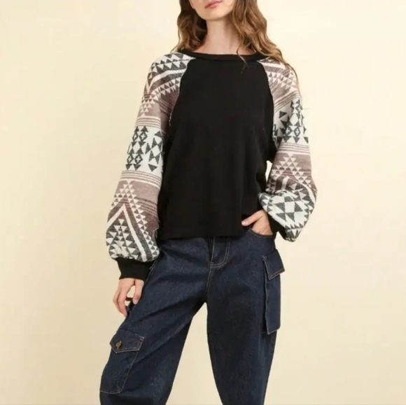 025.Mary J. Bohemian Baloon Geometric Sleeve Thermal Sweater In Black - Picture 2 of 4